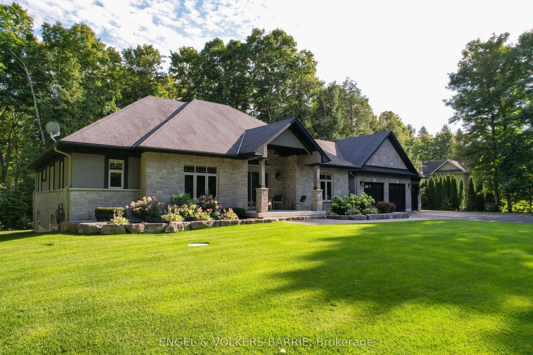 House in Midhurst, Ontario, Canada 3 - 17825034