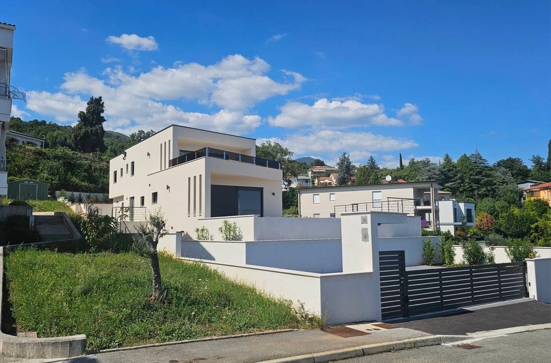 Villa in Opcina Lovran, Primorje-Gorski Kotar County, Croatia 1 - 17830681