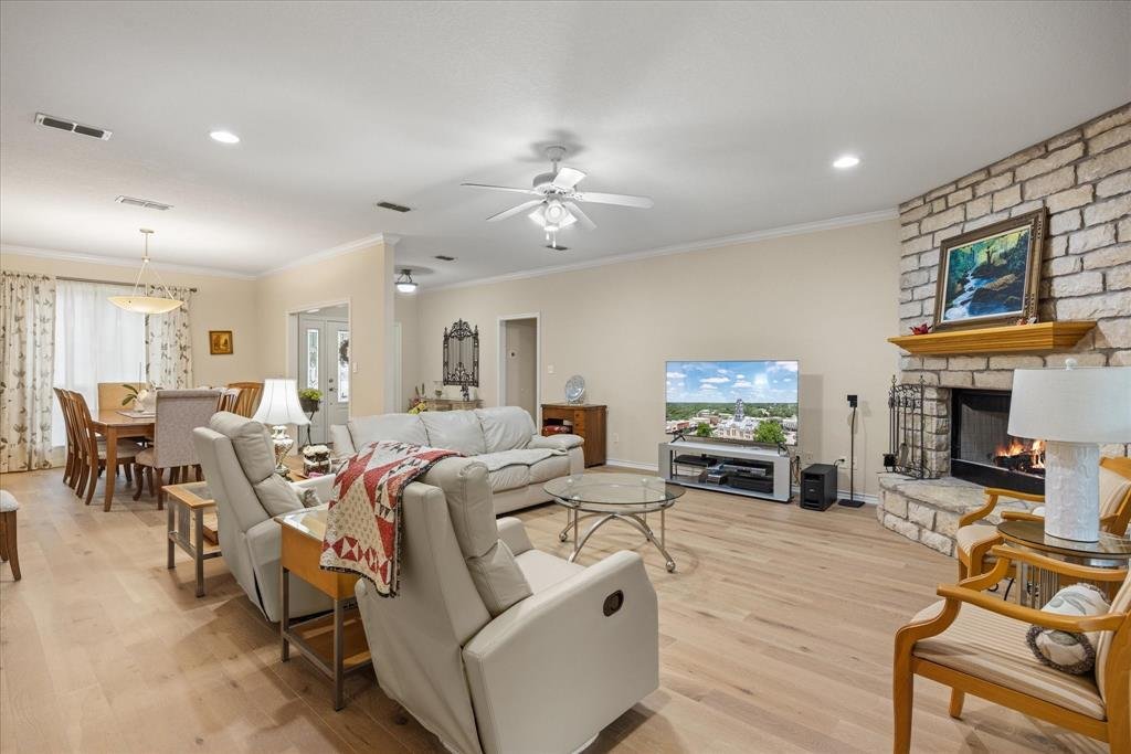 House in Granbury, Texas, United States 4 - 17824679
