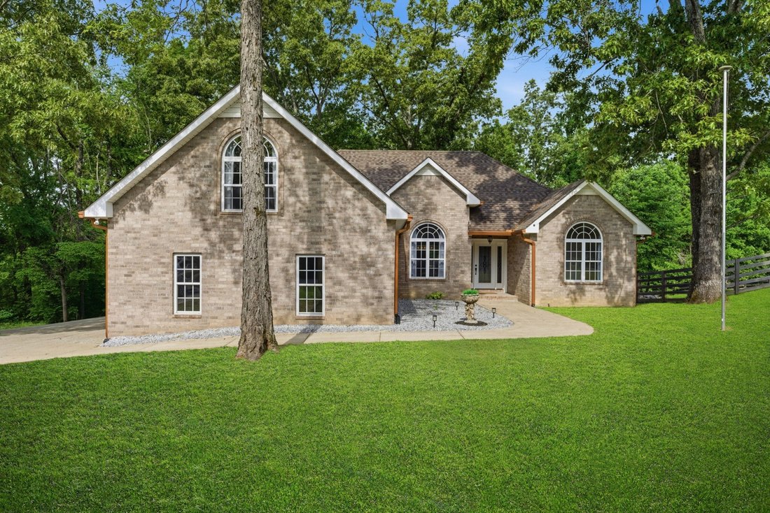 House in Bon Aqua, Tennessee, United States 1 - 17816579