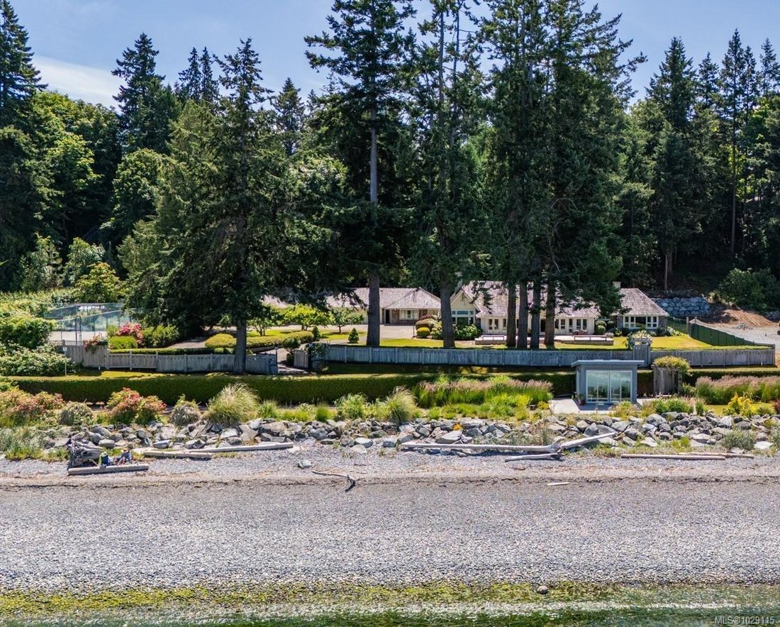 House in Qualicum Beach, British Columbia, Canada 2 - 17830532