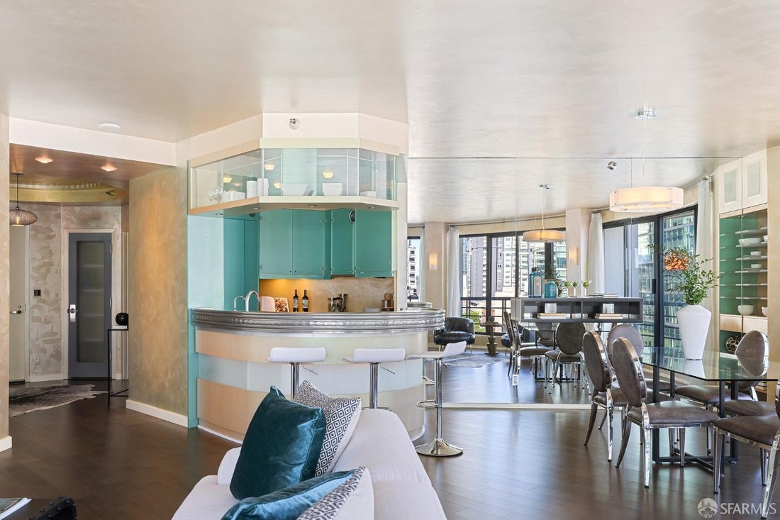 Condo in San Francisco, California, United States 5 - 17815997