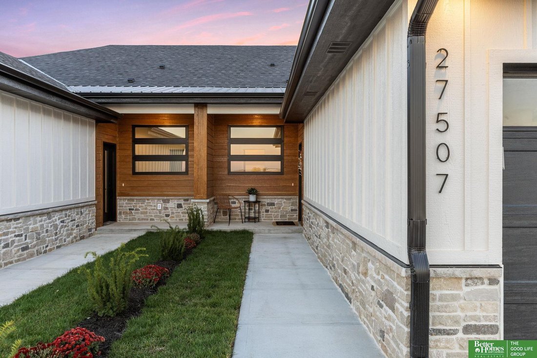 House in Valley, Nebraska, United States 2 - 17825058