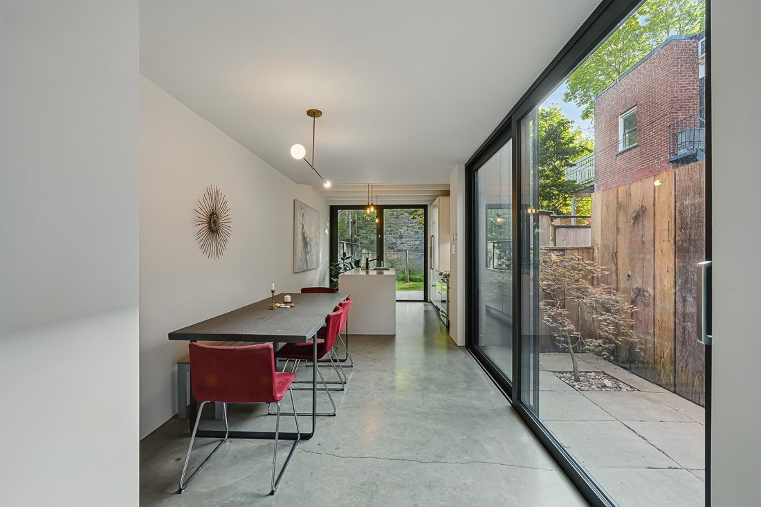 House in Montréal, Quebec, Canada 4 - 17830492