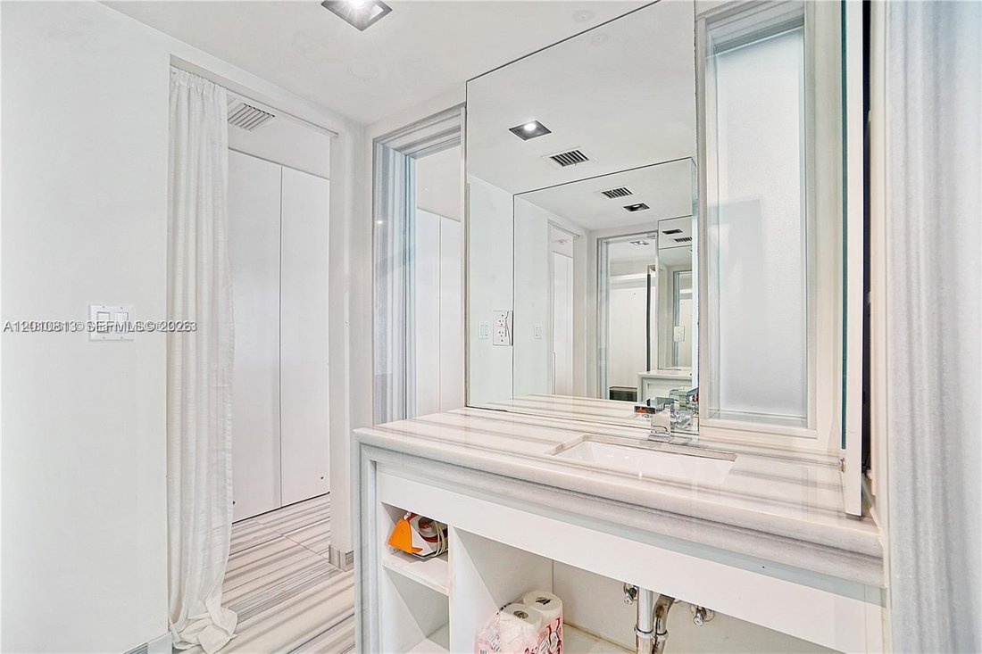 Condo in Miami Beach, Florida, United States 5 - 17828990