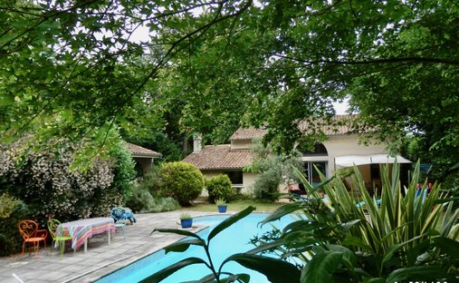 House in Le Bourg, Canejan, France 1