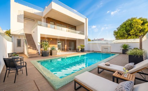 House in Faro (Se e Sao Pedro), Algarve, Portugal 1