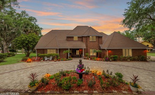 House in San Mateo, Florida, United States 1