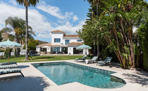 Villa in El Paraíso, Benahavis, Spain 1