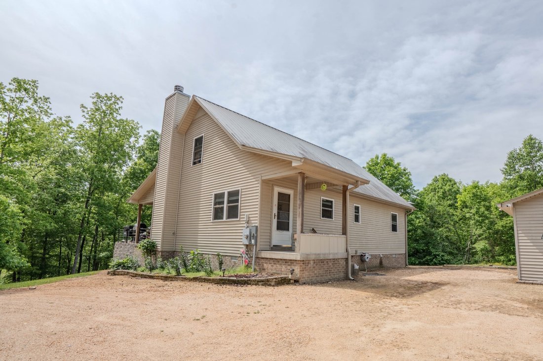 House in Waynesboro, Tennessee, United States 5 - 17819561