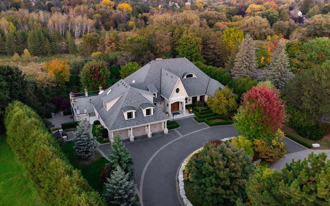 House in King City, Ontario, Canada 1 - 17821126