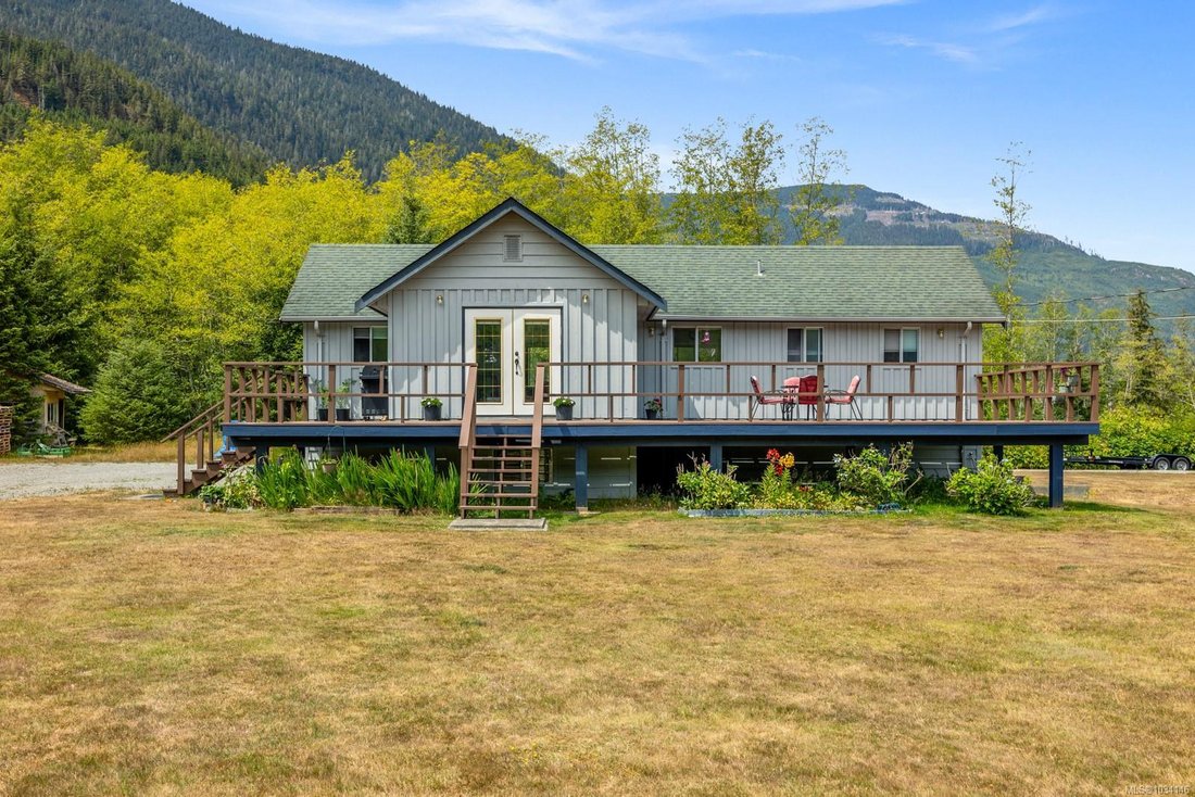 House in Sayward, British Columbia, Canada 2 - 17825122