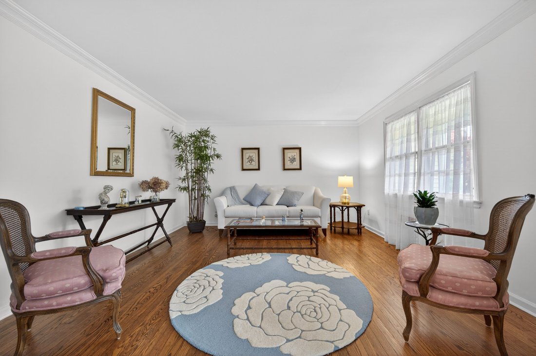 House in Locust Valley, New York, United States 2 - 17820961