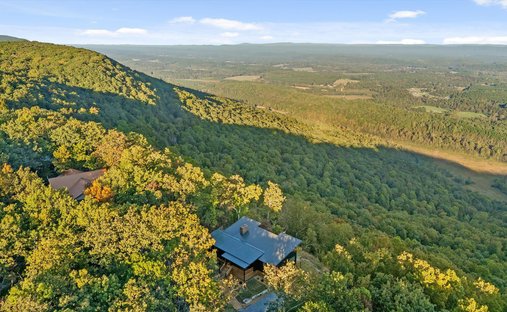 House in Menlo, Georgia, United States 1