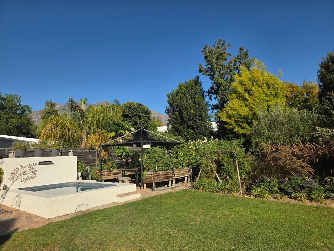 House in Paradyskloof, Western Cape, South Africa 3 - 17830623