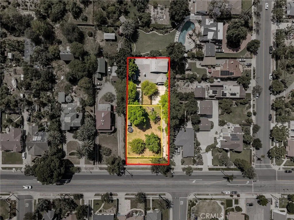 Tustin, California, United States 4 - 17823320