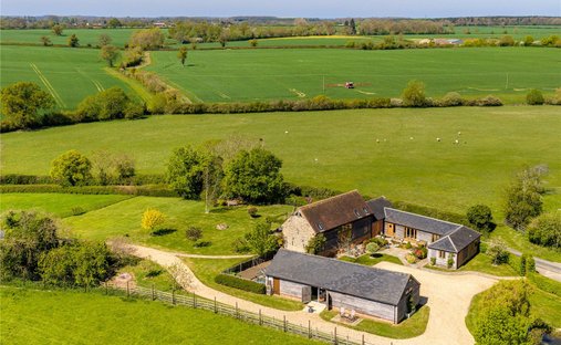 Land in Hillesden, England 1