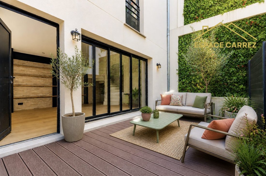 Apartment in Les Lilas, Ile-de-France, France 1 - 17761527