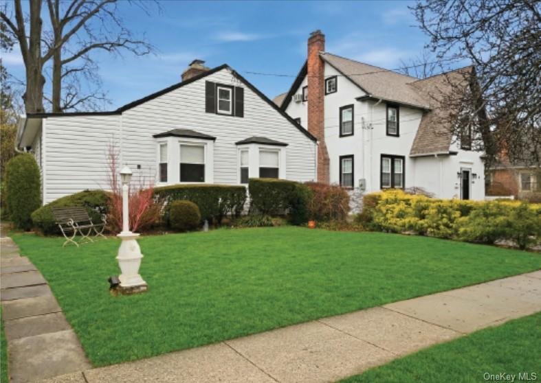 House in Albertson, New York, United States 2 - 17822556