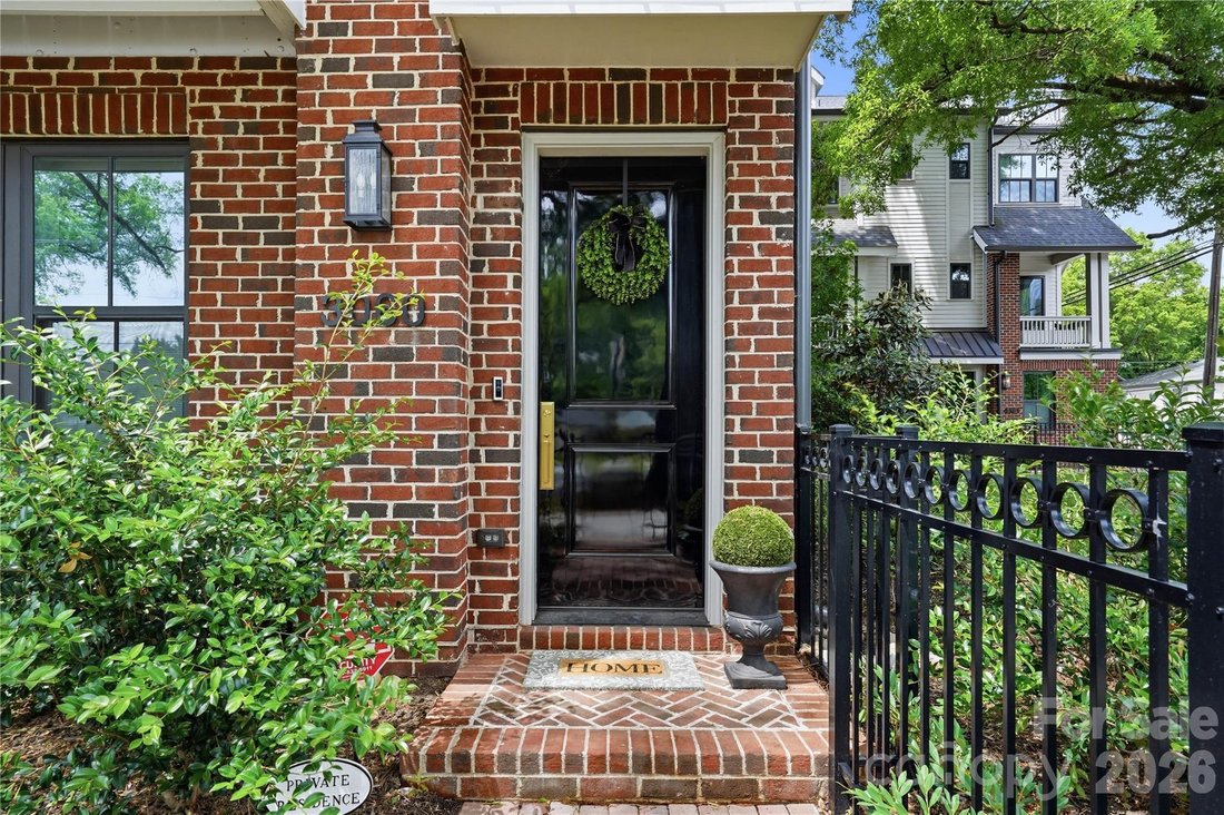 Villa in Charlotte, North Carolina, United States 3 - 17827683