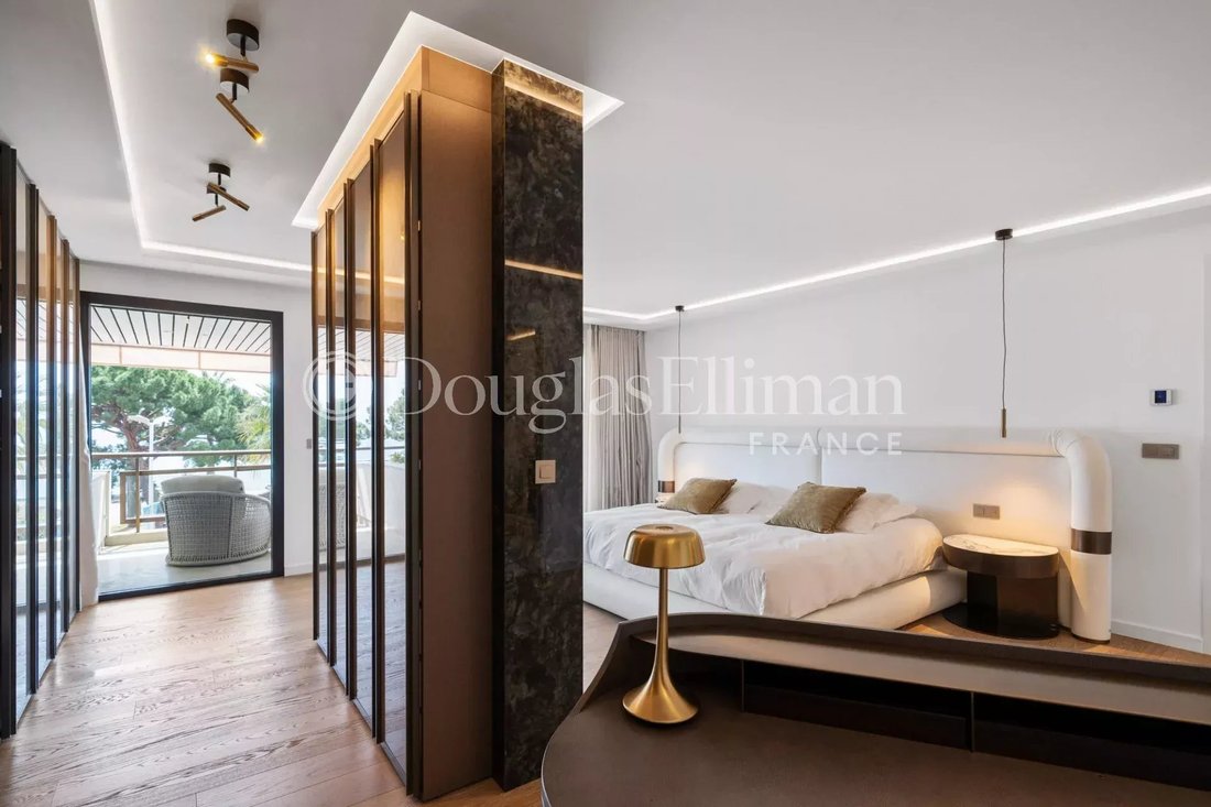 Apartment in Saint Nicolas, Cannes, France 5 - 17833273