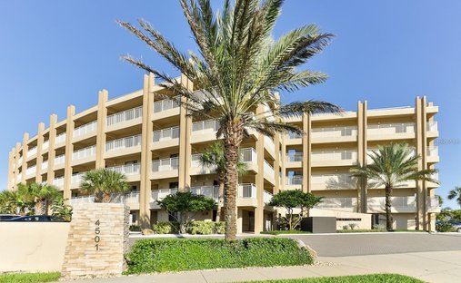 Condo in New Smyrna Beach, Florida, United States 1
