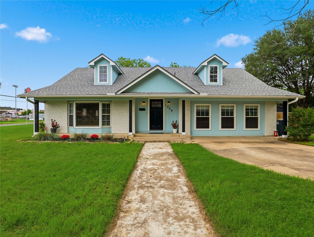House in Bastrop, Texas, United States 3 - 17823646