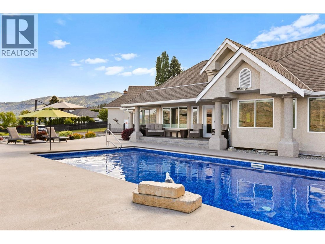 House in Peachland, British Columbia, Canada 2 - 17821320