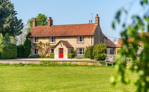 House in Buckinghamshire, England 1