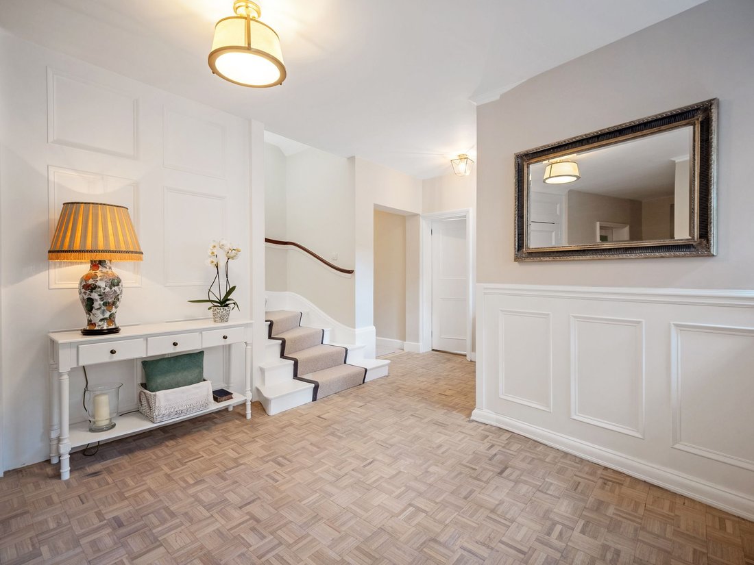 House in Woldingham, England 2 - 17832130