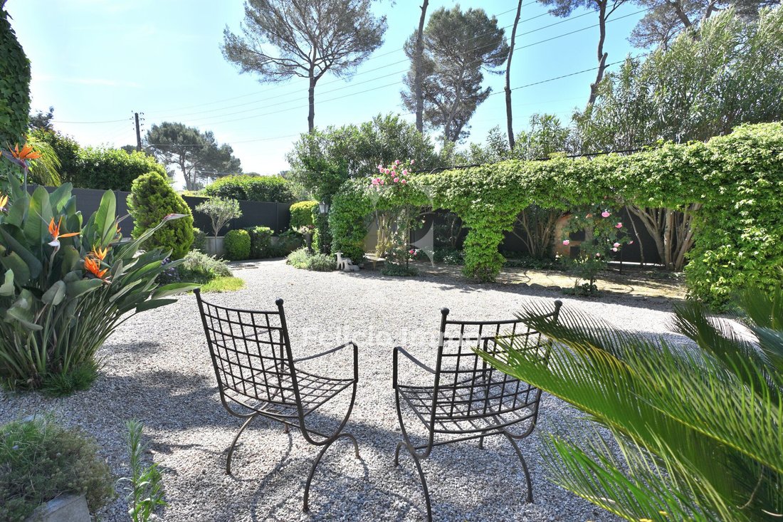 Villa in Mougins, Provence-Alpes-Côte d'Azur, France 3 - 17834852
