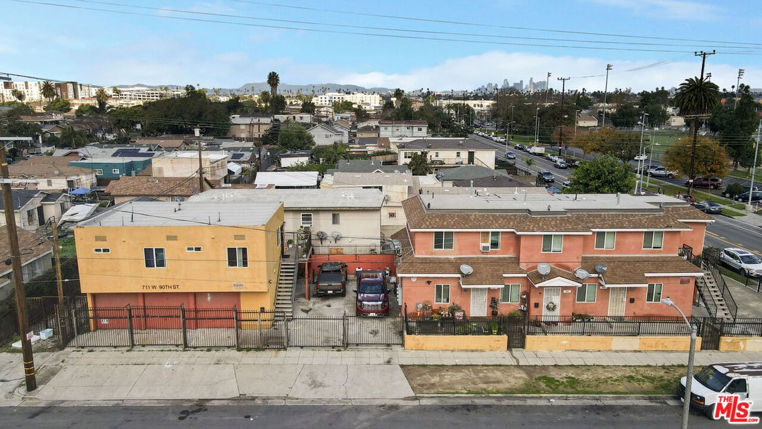 Los Angeles, California, United States 1 - 17820441