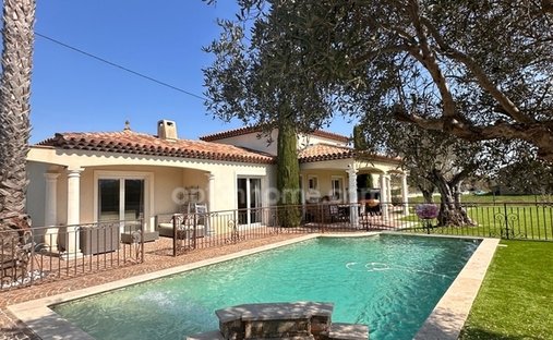 Villa in Partie Nord-Ferrieres-Cadenades-Rouviere, Le Muy, France 1