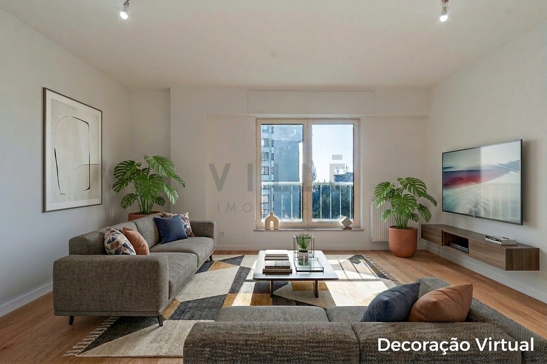 Apartment in Lordelo do Ouro e Massarelos, Porto District, Portugal 1 - 17821158