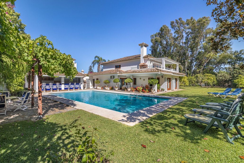 Villa in Marbella, Andalusia, Spain 1 - 17827368