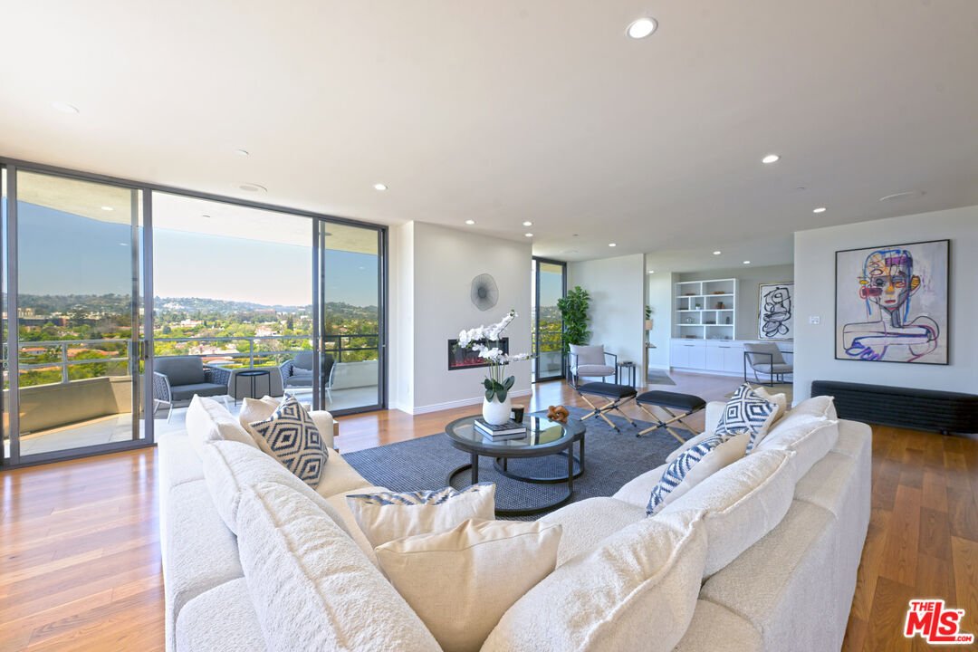 Condo in Los Angeles, California, United States 2 - 17828980