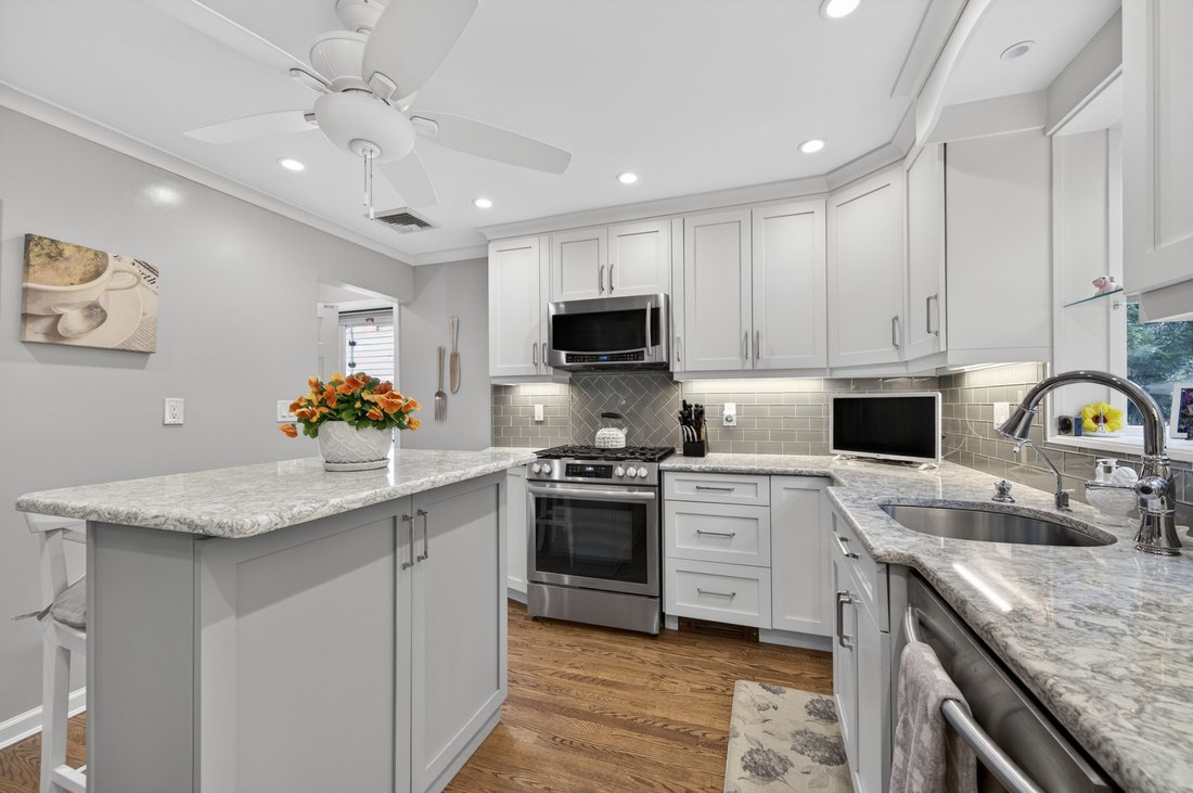 House in Locust Valley, New York, United States 3 - 17820961