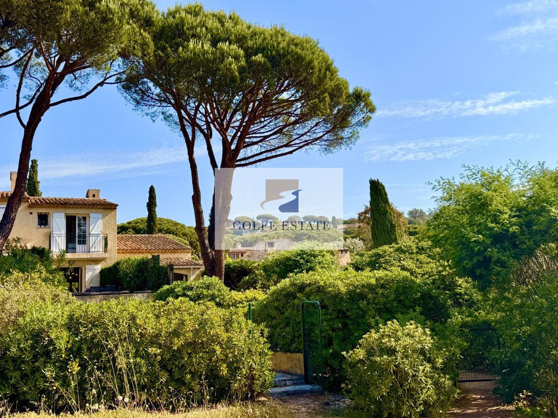 House in La Croix-Valmer, Provence-Alpes-Côte d'Azur, France 1 - 17830348