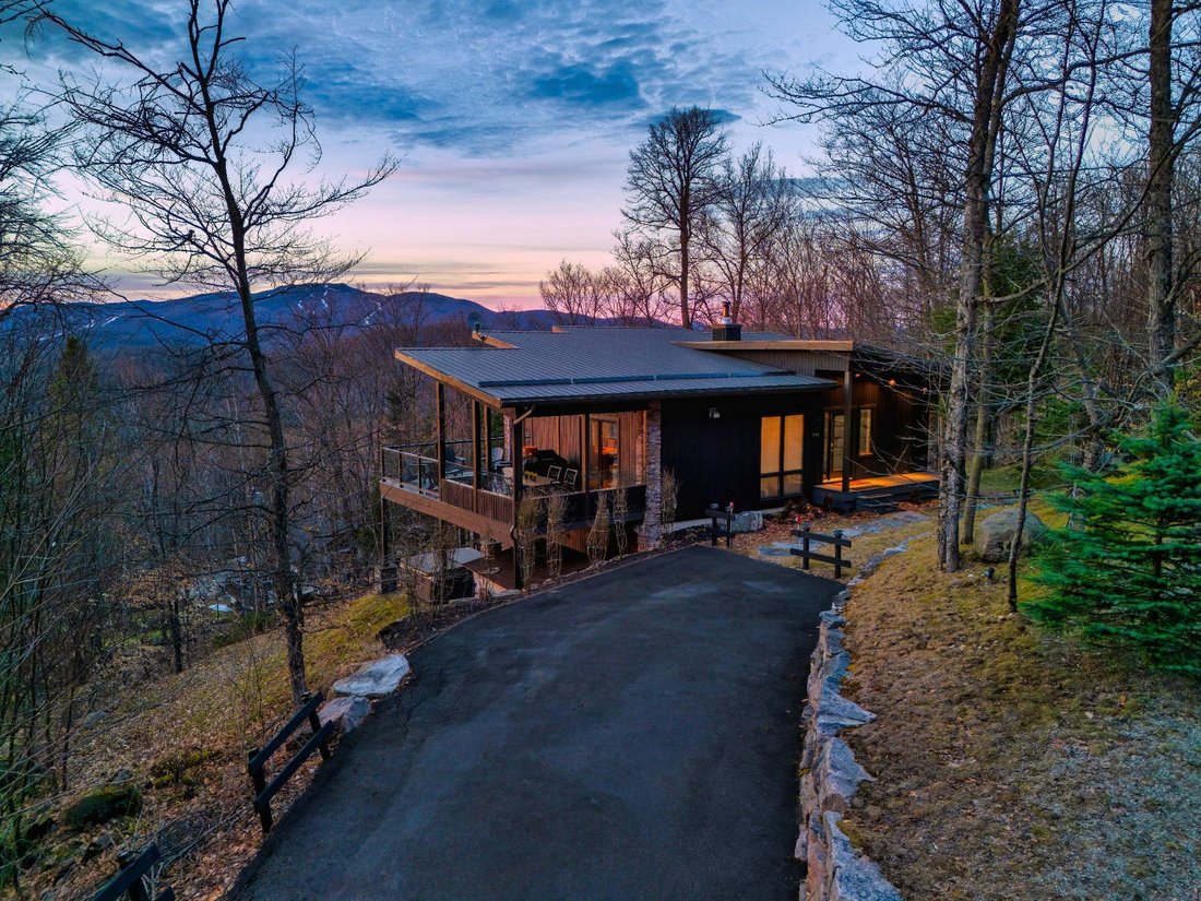 House in Mont-Tremblant, Quebec, Canada 1 - 17830548