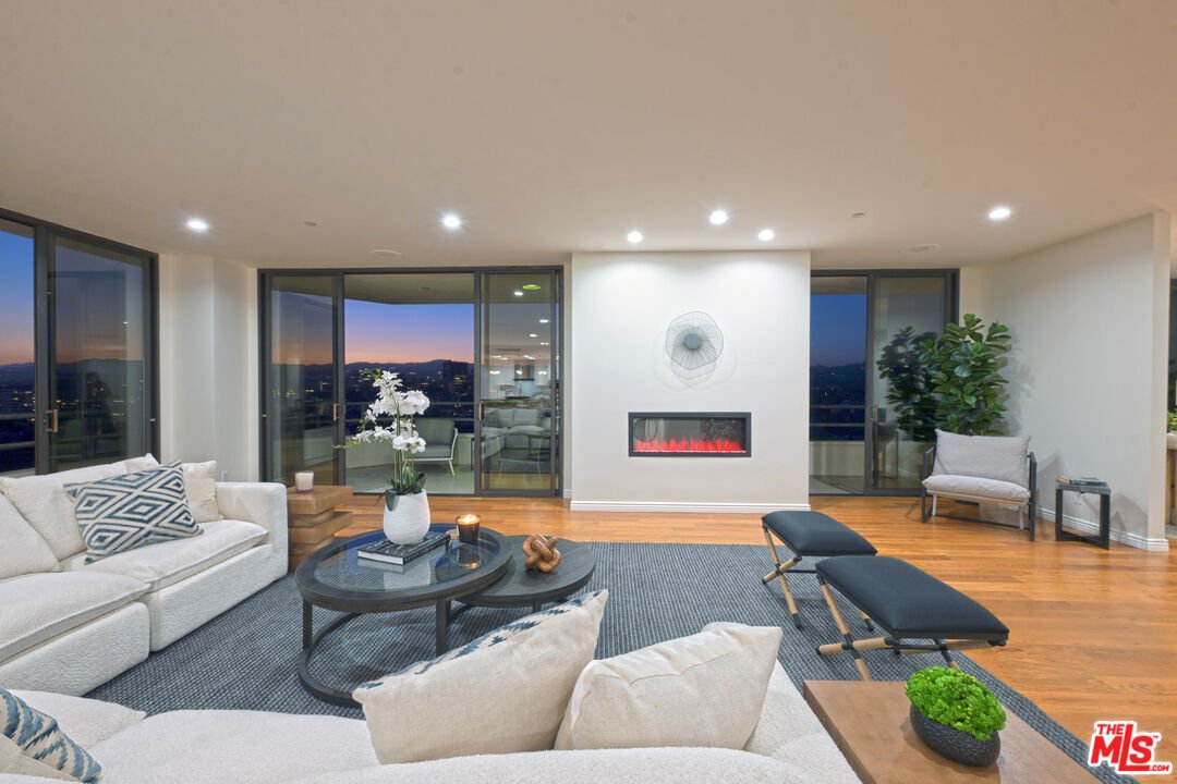 Condo in Los Angeles, California, United States 4 - 17828980