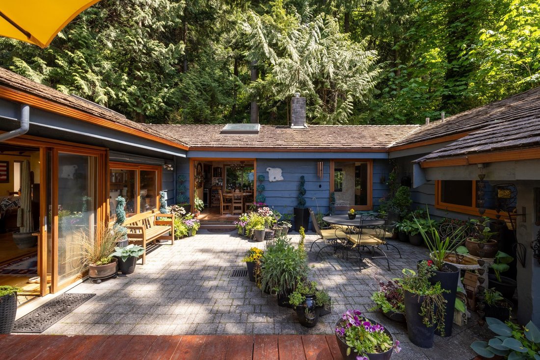 House in Lions Bay, British Columbia, Canada 4 - 17830491