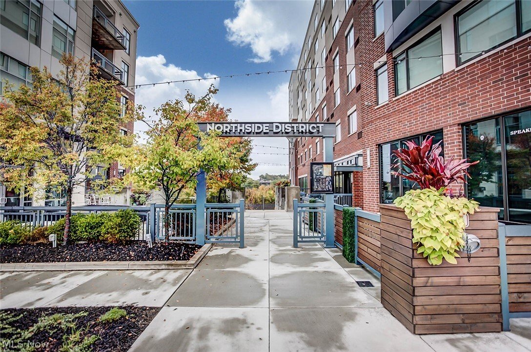 Condo in Akron, Ohio, United States 2 - 17831882