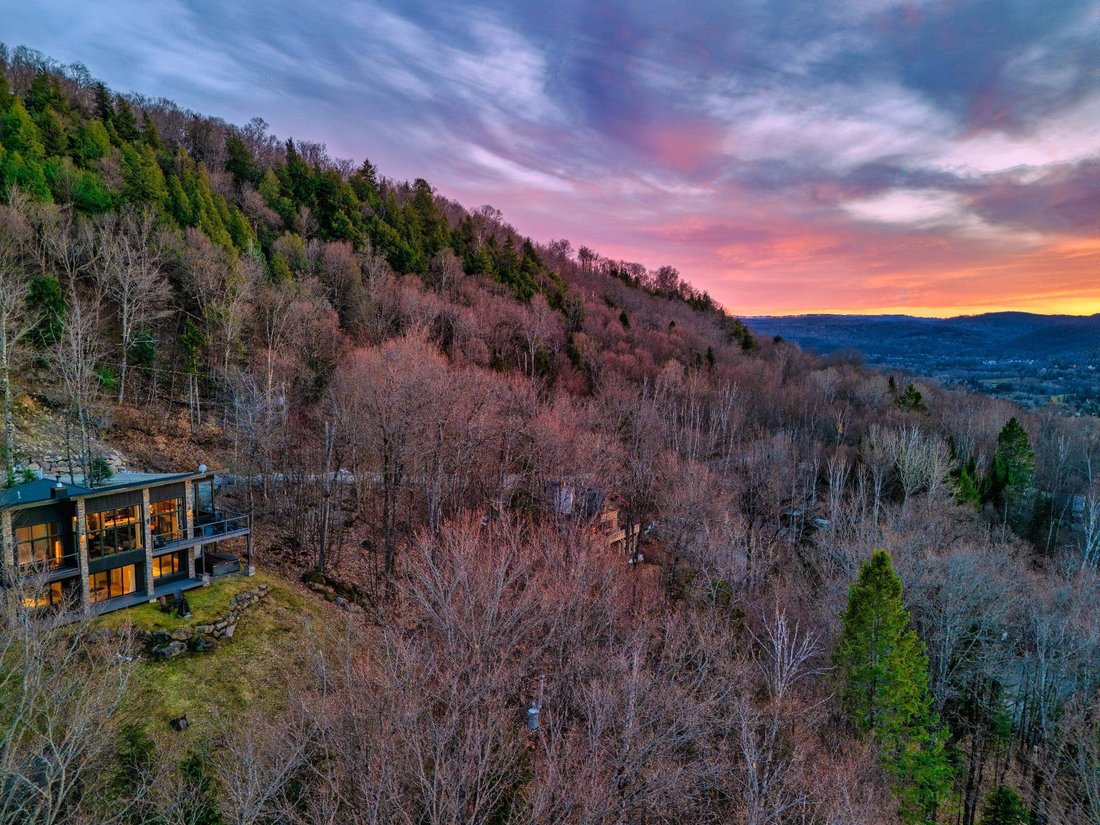 House in Mont-Tremblant, Quebec, Canada 2 - 17830548