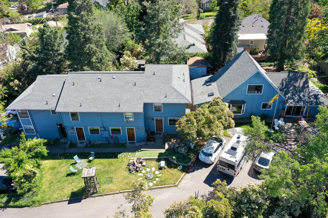 Ashland, Oregon, United States 1 - 17826703