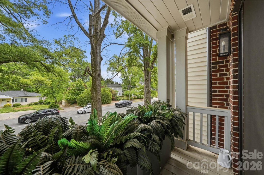 Villa in Charlotte, North Carolina, United States 4 - 17827683