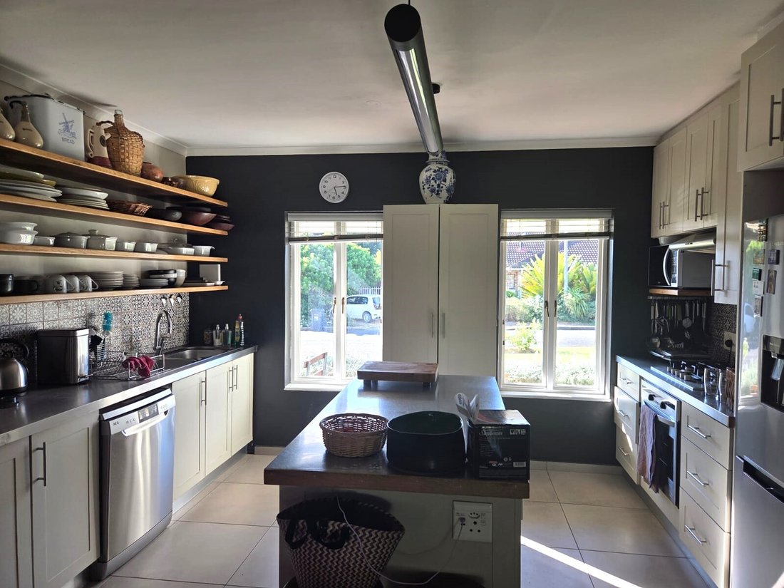 House in Paradyskloof, Western Cape, South Africa 4 - 17830623