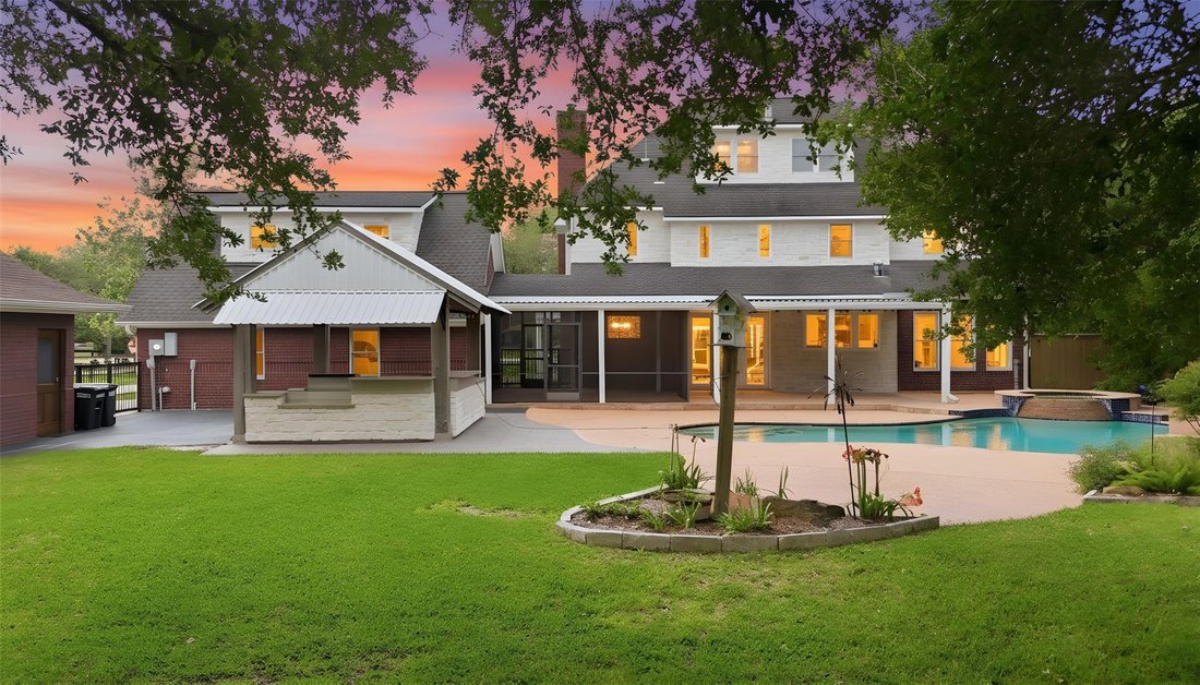 House in Friendswood, Texas, United States 4 - 17819891