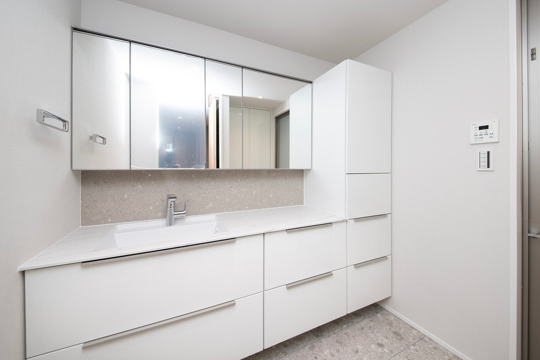 Condo in Minato City, Tokyo, Japan 5 - 17547247