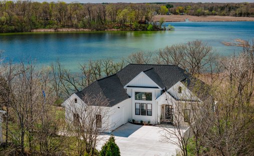 House in Okauchee Lake, Wisconsin, United States 1