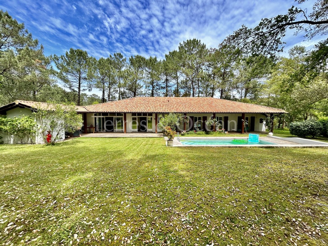 House in Seignosse, Nouvelle-Aquitaine, France 1 - 17832106